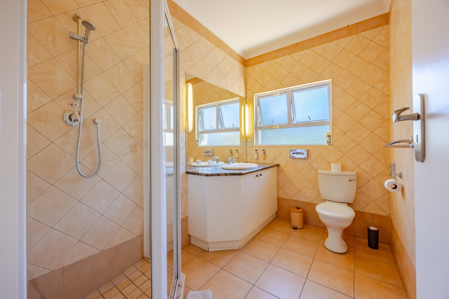 5 Bedroom Property for Sale in Milnerton Central Western Cape